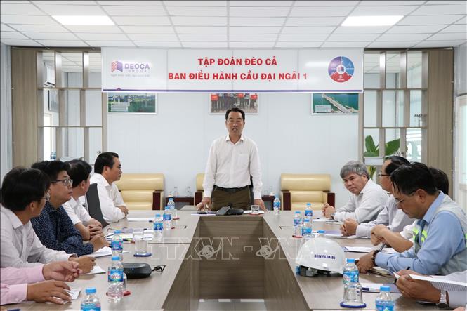 Chủ tịch UBND tỉnh Vĩnh Long Lữ Quang Ngời phát biểu tại buổi làm việc với Ban Quản lý Dự án 85. Ảnh: Thanh Hòa - TTXVN