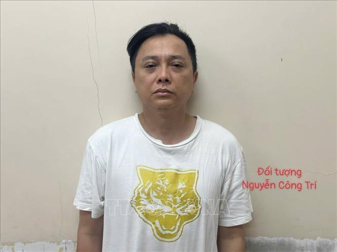 Đối tượng Nguyễn Công Trí tại cơ quan Công an. Ảnh: TTXVN phát