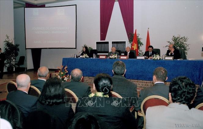  Chủ tịch Hạ viện Maroc Abdelwahed Radi và Chủ tịch Quốc hội Nguyễn Văn An dự diễn đàn doanh nghiệp Việt Nam- Maroc (Rabat, 23/12/2005). Ảnh: Trí Dũng – TTXVN