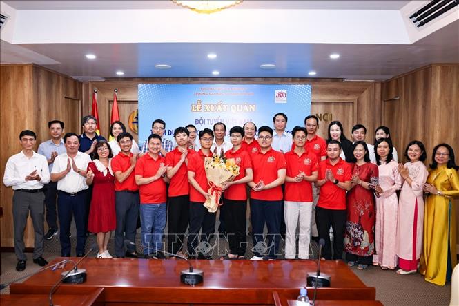 Kết quả của đội tuyển Việt Nam tại kì thi năm nay tiếp tục khẳng định chất lượng giáo dục phổ thông cũng như hướng đi đúng đắn trong công tác phát hiện, tuyển chọn và bồi dưỡng học sinh năng khiếu, học sinh giỏi. Ảnh: Thanh Tùng - TTXVN 