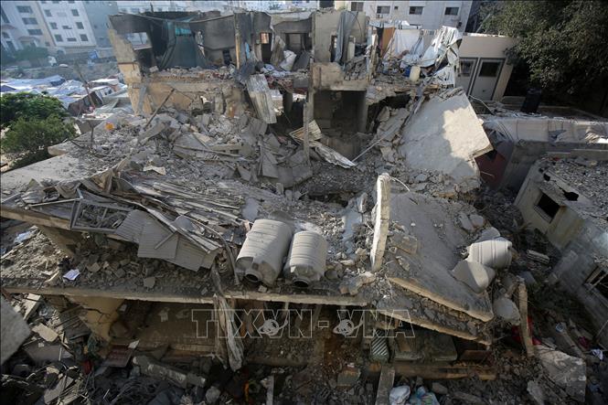 Các tòa nhà bị phá hủy sau cuộc không kích của Israel tại khu vực Tel al-Hawa, Gaza, ngày 23/7/2025. Ảnh: THX/TTXVN