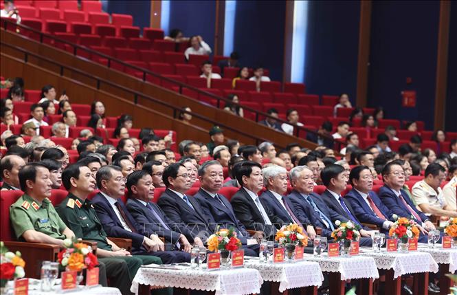 Tổng Bí thư Tô Lâm, Chủ tịch nước Lương Cường, Thủ tướng Phạm Minh Chính và các đại biểu dự Hội nghị. Ảnh: Thống Nhất – TTXVN