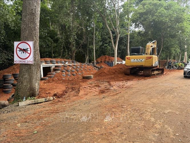 Hầm công sự do quân đội Thái Lan chuẩn bị tại khu vực Đền Ta Muen Thom ngày 23/7/2025. Ảnh: Phạm Hải - PV TTXVN tại Thái Lan