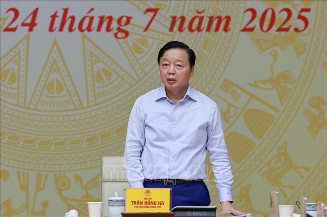 Phó Thủ tướng Trần Hồng Hà, Phó Trưởng Ban Thường trực Ban Chỉ đạo Phòng thủ dân sự quốc gia phát biểu. Ảnh: Dương Giang-TTXVN