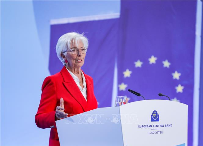 Chủ tịch Ngân hàng Trung ương châu Âu (ECB), bà Christine Lagarde, trong cuộc họp báo ở Frankfurt, Đức ngày 5/6/2025. Ảnh: THX/TTXVN