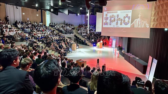 Toàn cảnh lễ trao giải và bế mạc Olympic Vật lý Quốc tế 2025. Ảnh: Thu Hà - P/v TTXVN tại Pháp