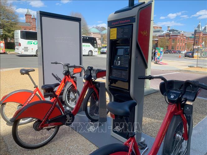 Xe đạp điện cho thuê là một phương tiện giao thông được ưa chuộng tại thủ đô Washington D.C. Ảnh: Ngọc Quang, PV TTXVN tại Mỹ