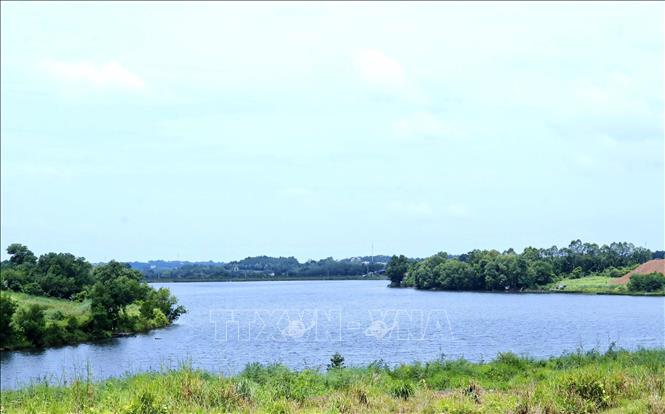 Hồ Suối Cam tọa lạc tại phường Bình Phước, tỉnh Đồng Nai, thường được người dân nơi đây gọi hồ Xuân Hương Đà Lạt. Ảnh: Nhật Bình - TTXVN