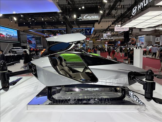Mẫu xe bay AeroHT của hãng Xpeng (Trung Quốc) được giới thiệu, trưng bày tại GIIAS 2025. Ảnh: Minh Thái - PV TTXVN tại Indonesia