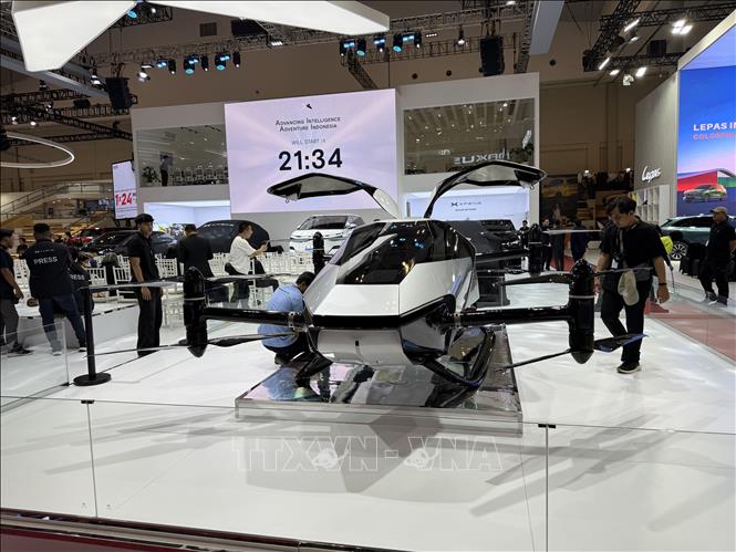 Mẫu xe bay AeroHT của hãng Xpeng (Trung Quốc) được giới thiệu, trưng bày tại GIIAS 2025. Ảnh: Minh Thái - PV TTXVN tại Indonesia