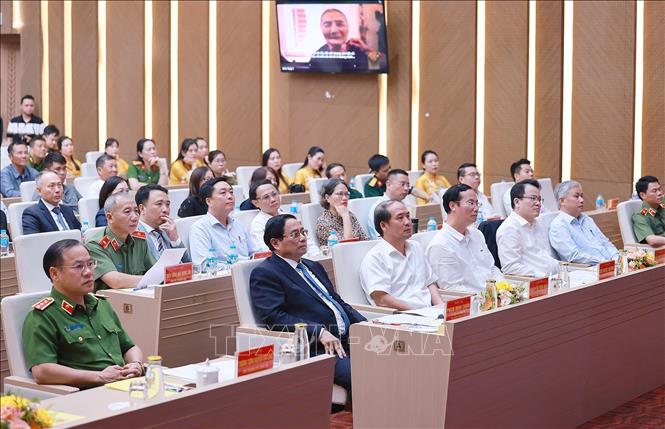 Thủ tướng Phạm Minh Chính dự hội nghị về thu nhận mẫu ADN cho thân nhân của liệt sĩ chưa xác định được danh tính trên toàn quốc. Ảnh: Dương Giang-TTXVN
