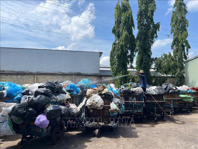 Quá tải tại các trạm trung chuyển, điểm tập kết do bãi rác An Hiệp ...