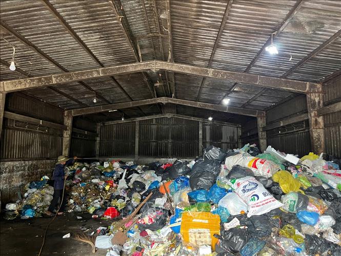 Quá tải tại các trạm trung chuyển, điểm tập kết do bãi rác An Hiệp ...