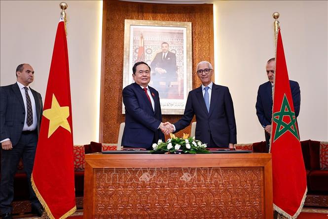 Chủ tịch Quốc hội Trần Thanh Mẫn và Chủ tịch Hạ viện Maroc Rachid Talbi Alami. Ảnh: Doãn Tấn - TTXVN