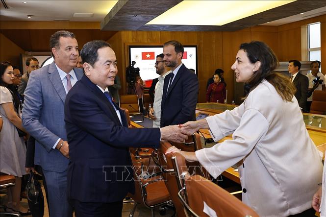 Chủ tịch Quốc hội Trần Thanh Mẫn với đại biểu Maroc dự Tọa đàm chính sách thúc đẩy hợp tác kinh tế, thương mại và đầu tư Việt Nam - Maroc. Ảnh: Doãn Tấn – TTXVN
