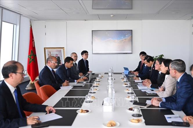 Phó Chủ tịch Quốc hội Nguyễn Đức Hải thăm, làm việc với Trung tâm tài chính Casablanca. Ảnh: TTXVN phát