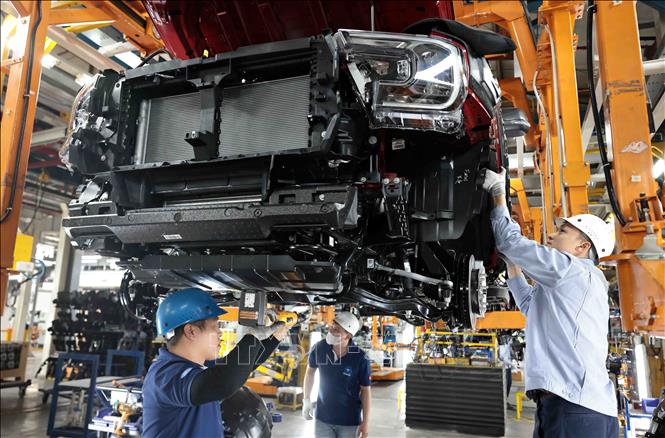 Car sales increase sharply in June - VNA Photos - Vietnam News Agency (VNA)