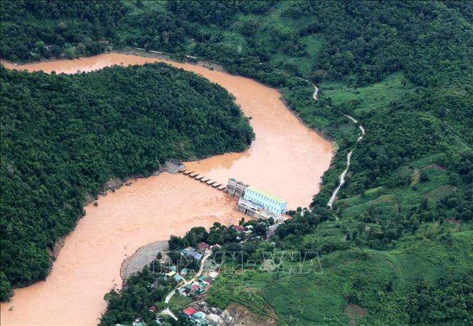 The water level at a hydroelectric power plant on Nam Non River. VNA Photo: Văn Tý