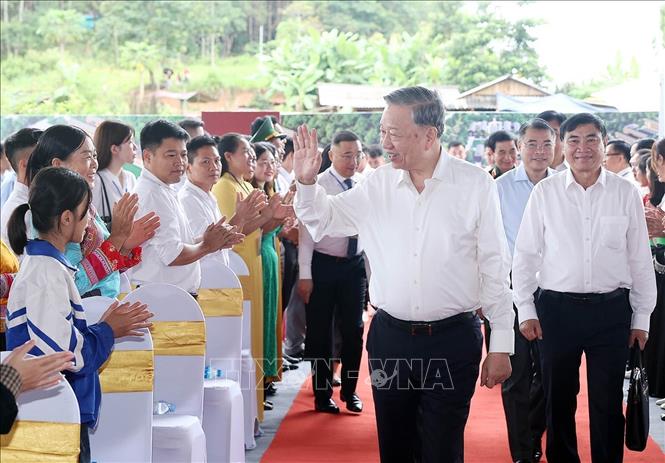 Tổng Bí thư Tô Lâm đến dự Lễ khởi công Trường liên cấp Tiểu học, Trung học cơ sở xã Si Pa Phìn, tỉnh Điện Biên. Ảnh: Thống Nhất – TTXVN