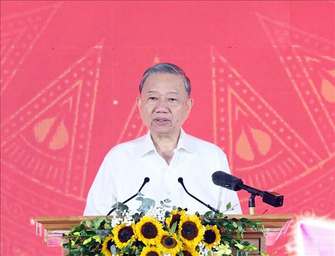 Tổng Bí thư Tô Lâm phát biểu tại Lễ khởi công Trường liên cấp Tiểu học, Trung học cơ sở xã Si Pa Phìn, tỉnh Điện Biên. Ảnh: Thống Nhất – TTXVN