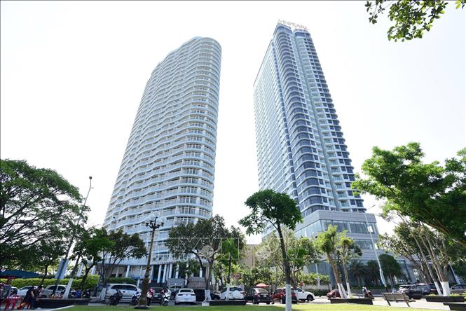 Nửa đầu năm 2025 có 950 căn hộ mở bán mới (Một dự án căn hộ cao cấp nằm trên đường Trần Hưng Đạo, phường An Hải, Đà Nẵng) Ảnh: Hải Âu-TTXVN.