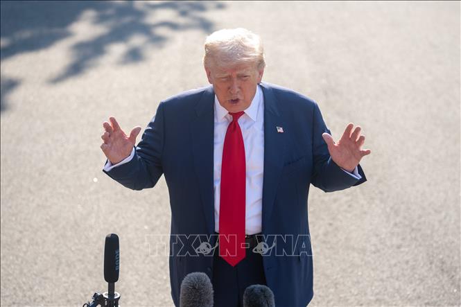 Tổng thống Mỹ Donald Trump phát biểu với báo giới tại Nhà Trắng ngày 25/7/2025. Ảnh: THX/TTXVN