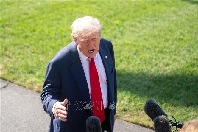 Tổng thống Mỹ Donald Trump phát biểu với báo giới tại Nhà Trắng ngày 25/7/2025. Ảnh: THX/TTXVN