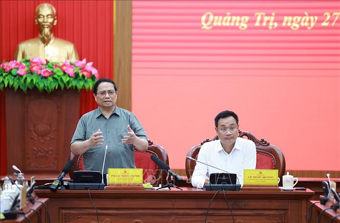 Thủ tướng Phạm Minh Chính làm việc với Ban Thường vụ Tỉnh uỷ Quảng Trị. Ảnh: Dương Giang-TTXVN 
