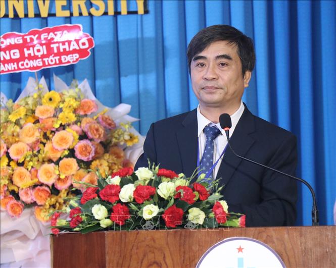 Giáo sư, Tiến sĩ Phạm Quốc Hùng, Phó Hiệu trưởng Trường Đại học Nha Trang, Trưởng Ban Tổ chức phát biểu khai mạc Hội thảo. Ảnh: Nguyễn Thành – TTXVN