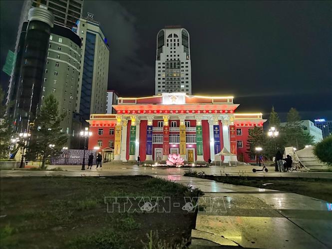 Nhà hát Kịch Hàn lâm Quốc gia Mông Cổ là một trung tâm nghệ thuật quan trọng, nơi diễn ra nhiều buổi biểu diễn kịch và các sự kiện văn hóa khác. Ảnh: Thanh Tùng - TTXVN