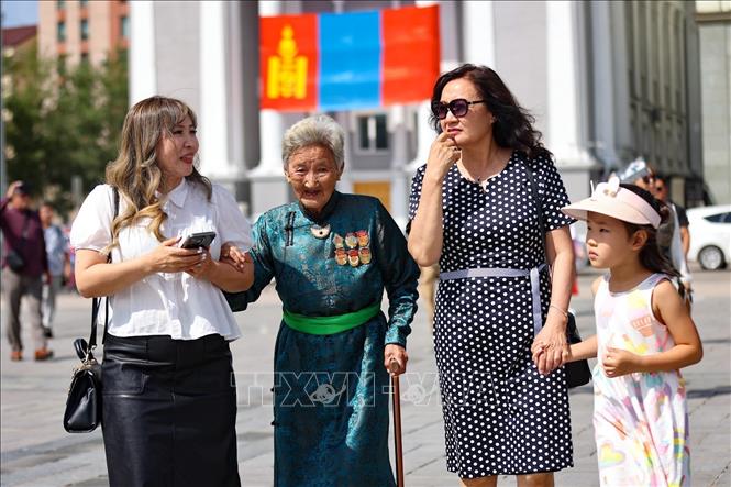 Những người phụ nữ Mông Cổ vui tươi, phấn khởi trong Ngày Quốc khánh năm 2025 vừa qua. Ảnh: Thanh Tùng - TTXVN