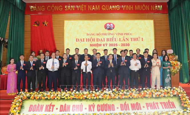 Ban Chấp hành Đảng bộ phường Vĩnh Phúc khóa I, nhiệm kỳ 2025-2030 gồm 26 đồng chí. Ảnh: Hoàng Hùng -TTXVN