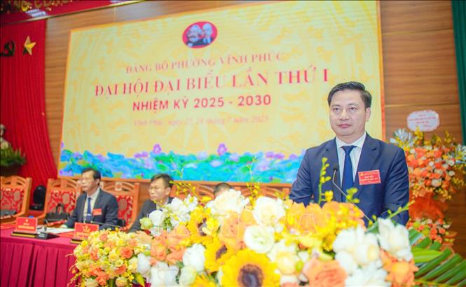 Bí thư Đảng ủy phường Vĩnh Phúc Nguyễn Trung Hải phát biểu. Ảnh: Hoàng Hùng -TTXVN