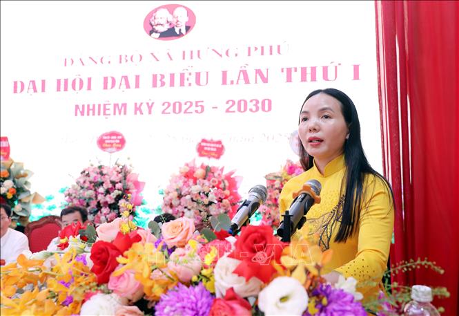 Phó Chủ tịch Thường trực Ủy ban MTTQ tỉnh Hưng Yên Ngô Thị Kim Hoàn phát biểu tại Đại hội. Ảnh: Thế Duyệt - TTXVN
