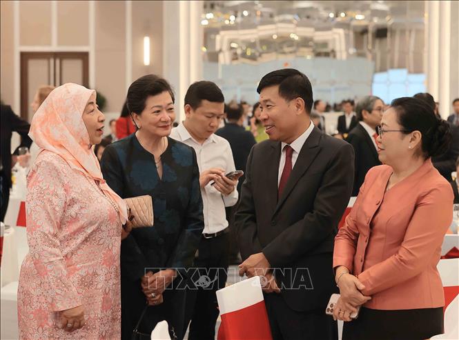 Các đại biểu Quốc tế tham dự kỷ niệm 30 năm Việt Nam tham gia ASEAN. Ảnh: An Đăng - TTXVN