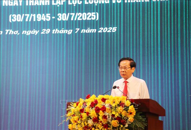 Ông Đỗ Thanh Bình, Ủy viên Trung ương Đảng, Bí thư Thành ủy Cần Thơ, phát biểu tại buổi lễ. Ảnh: Ngọc Thiện- TTXVN