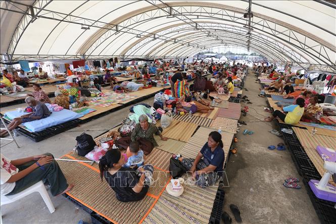 Người dân sơ tán tránh xung đột biên giới tại Buriram, Thái Lan ngày 28/7/2025. Ảnh: THX/TTXVN