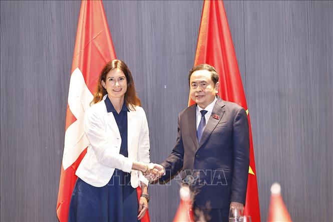 Chủ tịch Quốc hội Trần Thanh Mẫn hội kiến Chủ tịch Hạ viện Thụy Sĩ Maja Riniker. Ảnh: Doãn Tấn – TTXVN