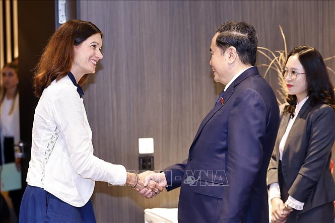Chủ tịch Quốc hội Trần Thanh Mẫn hội kiến Chủ tịch Hạ viện Thụy Sĩ Maja Riniker. Ảnh: Doãn Tấn – TTXVN