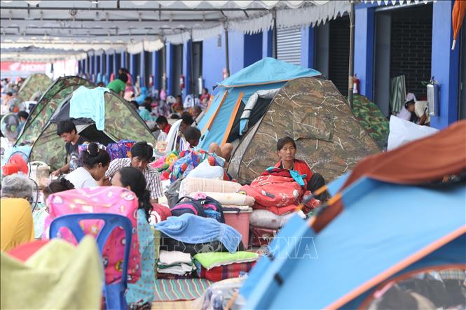 Người dân sơ tán tránh xung đột biên giới tại Buriram, Thái Lan ngày 28/7/2025. Ảnh: THX/TTXVN