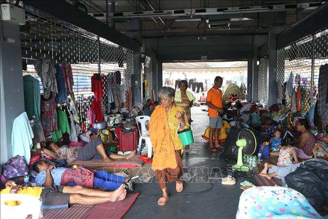 Người dân sơ tán tránh xung đột biên giới tại Buriram, Thái Lan ngày 28/7/2025. Ảnh: THX/TTXVN