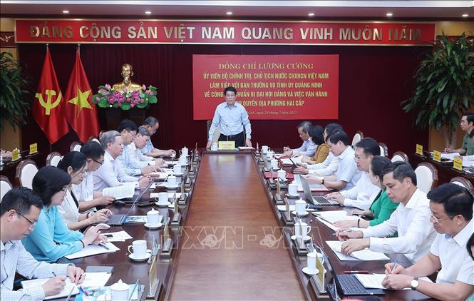 Chủ tịch nước Lương Cường làm việc với Ban Thường vụ Tỉnh uỷ Quảng Ninh. Ảnh: Lâm Khánh – TTXVN