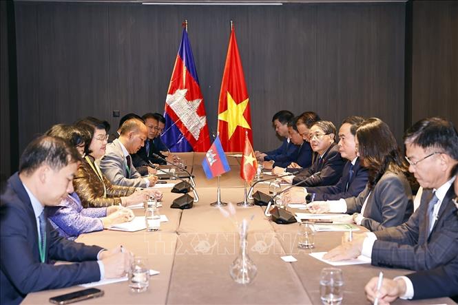NA Chairman Tran Thanh Man meets with Cambodian counterpart Samdech Maha Rathsapheathika Thipadei Khuon Sudary. VNA Photo: Doãn Tấn