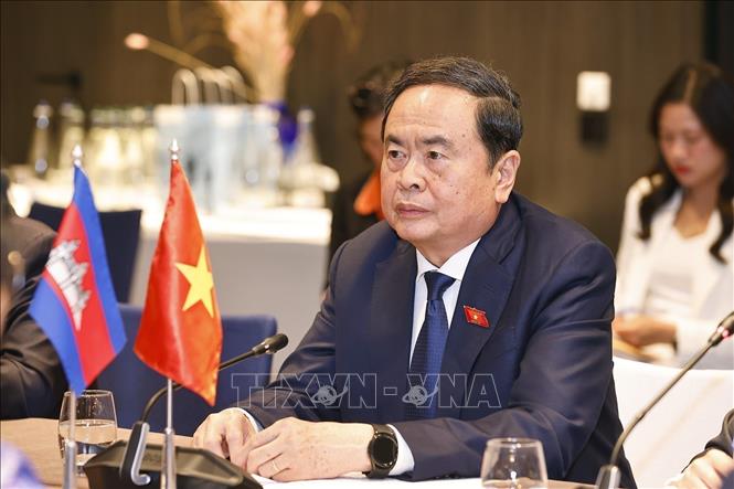 NA Chairman Tran Thanh Man at the meeting. VNA Photo: Doãn Tấn