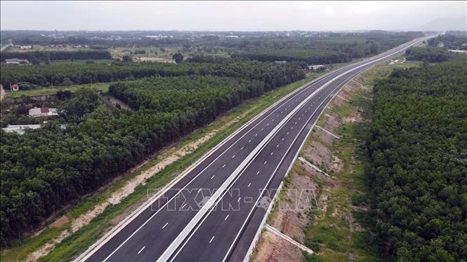 Dự án thành phần 3 đường cao tốc Biên Hòa - Vũng Tàu đã cơ bản hoàn thành. Ảnh: Đoàn Mạnh Dương-TTXVN