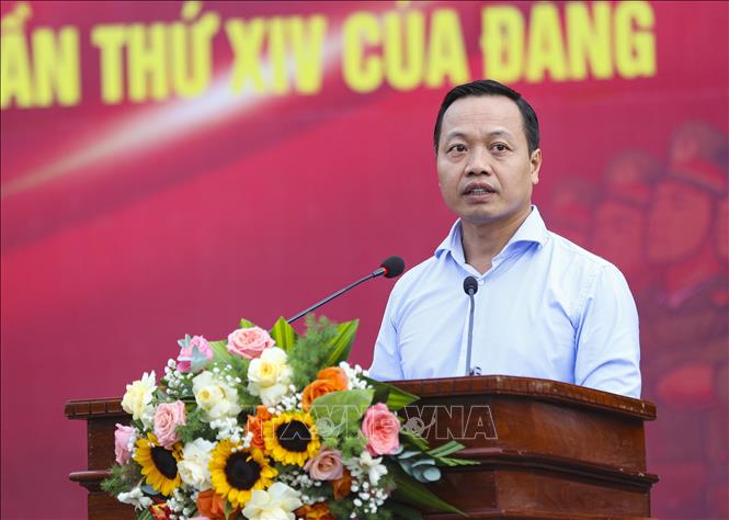 Phó Bí thư Tỉnh ủy Điện Biên Trần Tiến Dũng phát biểu tại Lễ ra quân. Ảnh: Xuân Tư - TTXVN