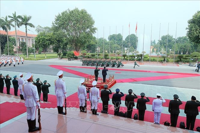 Lễ đón Bộ trưởng Bộ Quốc phòng Indonesia Sjafrie Sjamsoeddin thăm chính thức Việt Nam. Ảnh: An Đăng - TTXVN
