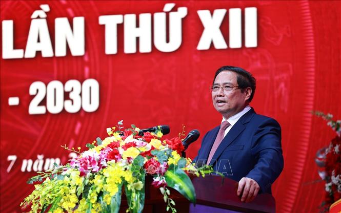 Thủ tướng Phạm Minh Chính, Bí thư Đảng uỷ Chính phủ phát biểu tại Đại hội đại biểu Đảng bộ Đài Truyền hình Việt Nam lần thứ 12, nhiệm kỳ 2025 - 2030. Ảnh: Dương Giang - TTXVN
