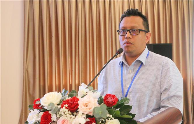 Tiến sĩ Shaiful Shahidan, Đại học Quốc gia Malaysia, phát biểu tham luận tại Hội thảo. Ảnh: Công Mạo-TTXVN