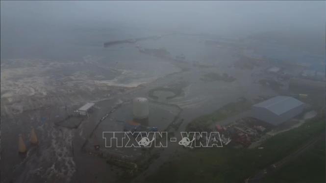 Sóng thần sau động đất gây ngập lụt tại thị trấn Severo-Kurilsk, Nga ngày 30/7/2025. Ảnh: AA/TTXVN